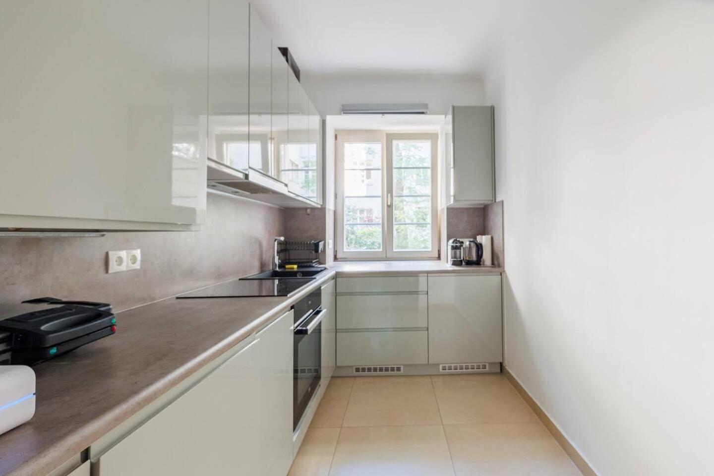 Apartment Vienna Near Metro - Netflix - Free Wifi Luaran gambar